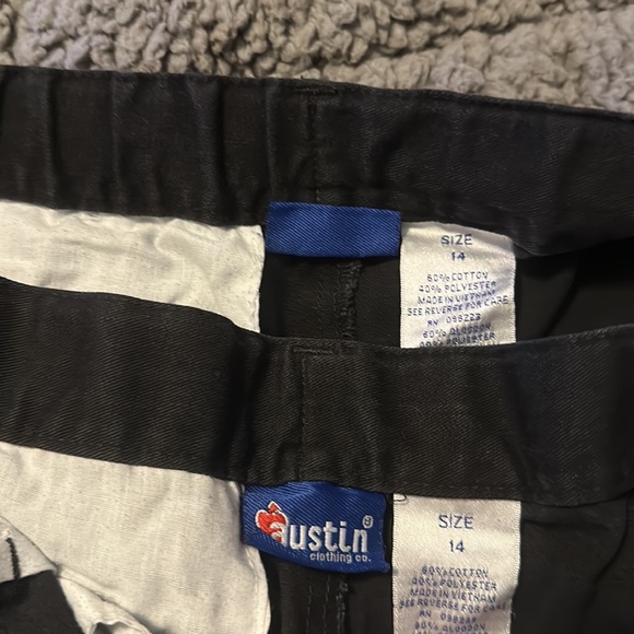 Lot of 6 pair of boys size 14 uniform shorts- black, khaki, navy - Picture 8 of 8